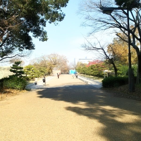 大阪城への道
